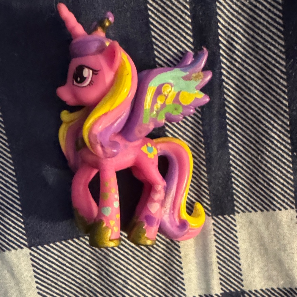My Little Pony Series 8 Princess Cadance 2-inch PVC figure,